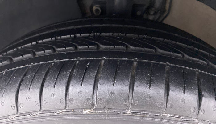 2020 Volkswagen Polo HIGHLINE PLUS 1.0 TSI MT, Petrol, Manual, 6,086 km, Left Front Tyre Tread