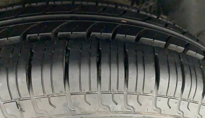 2013 Maruti Swift Dzire VXI, Petrol, Manual, 59,301 km, Right Rear Tyre Tread