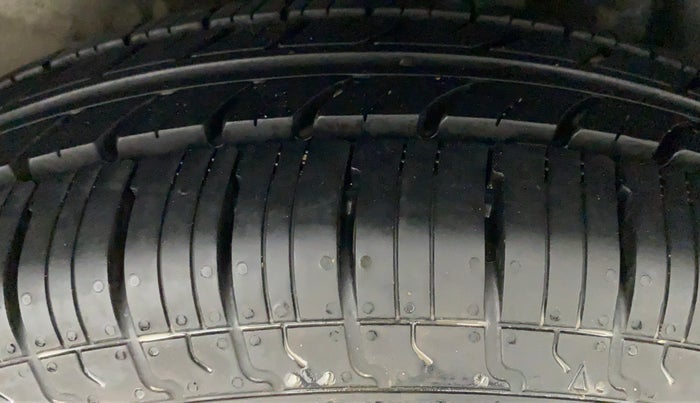 2013 Maruti Swift Dzire VXI, Petrol, Manual, 59,301 km, Left Rear Tyre Tread