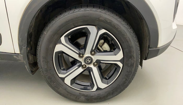 2021 Tata NEXON XZA PLUS (O) DIESEL, Diesel, Automatic, 22,630 km, Right Front Wheel