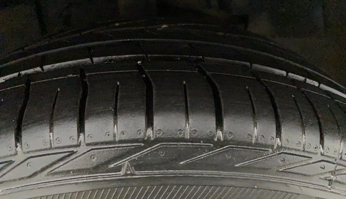 2021 Tata NEXON XZA PLUS (O) DIESEL, Diesel, Automatic, 22,630 km, Right Front Tyre Tread