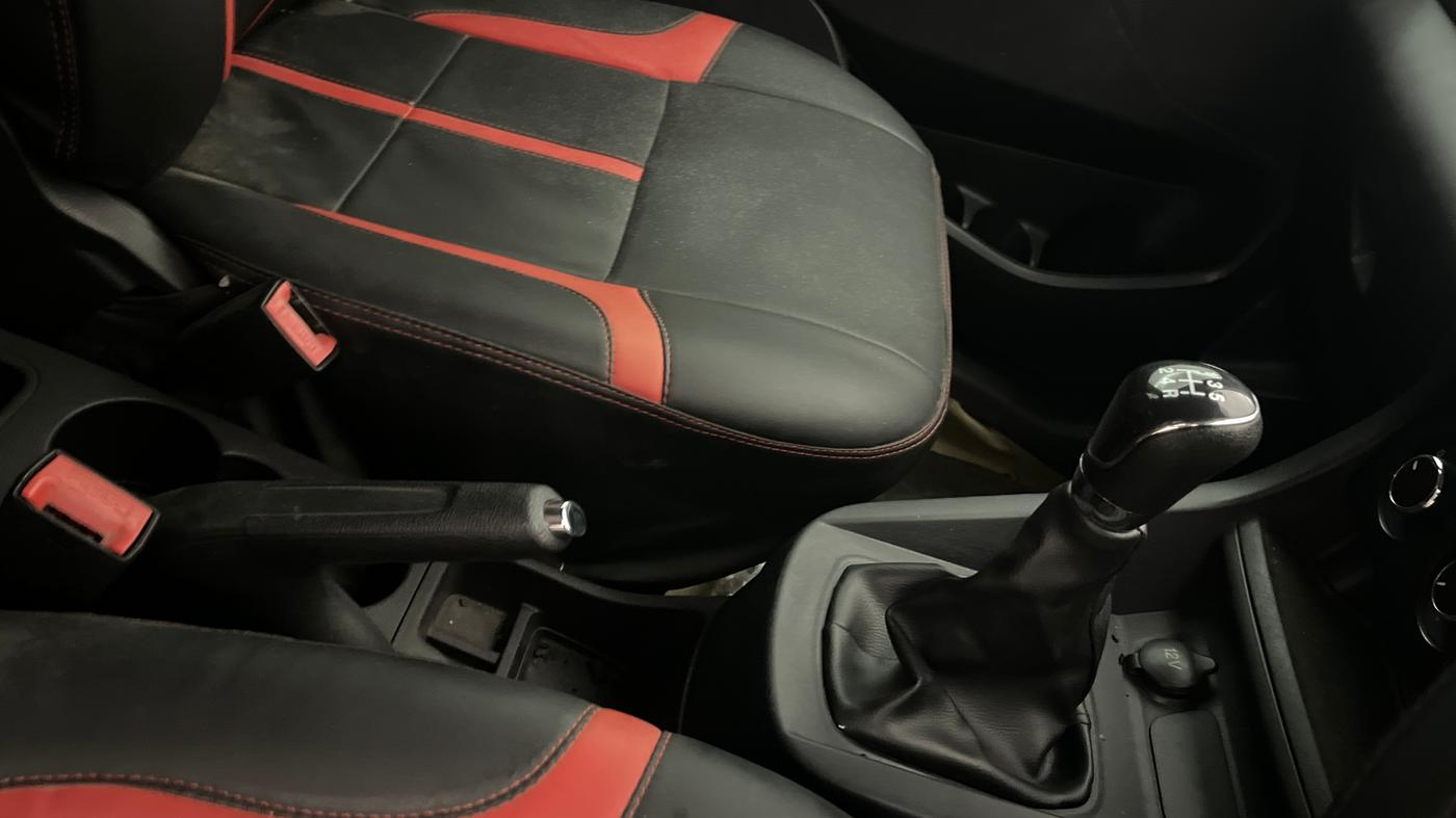 2017 Ford New Figo TREND 1.2 PETROL, CNG, Manual, 87,407 km, Gear Lever