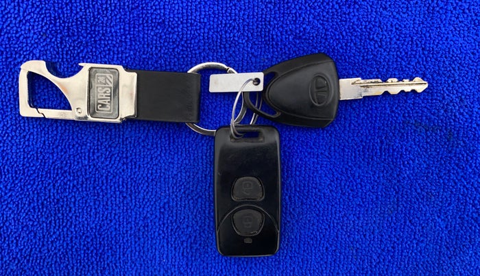 2016 Tata Nano TWIST XTA, Petrol, Automatic, 35,353 km, Key Close Up