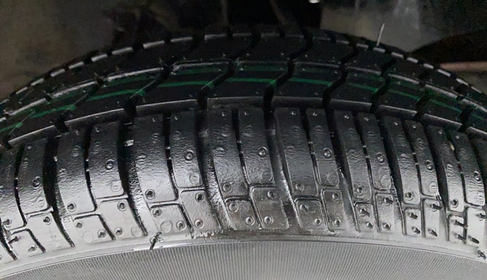 2016 Tata Nano TWIST XTA, Petrol, Automatic, 35,353 km, Right Front Tyre Tread