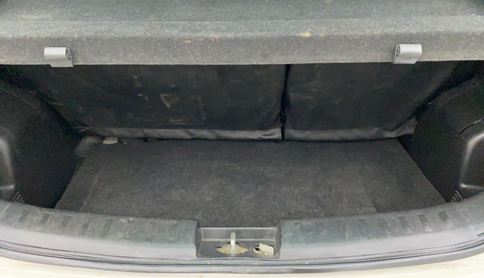 2016 Maruti Swift VXI, Petrol, Manual, 77,150 km, Boot Inside