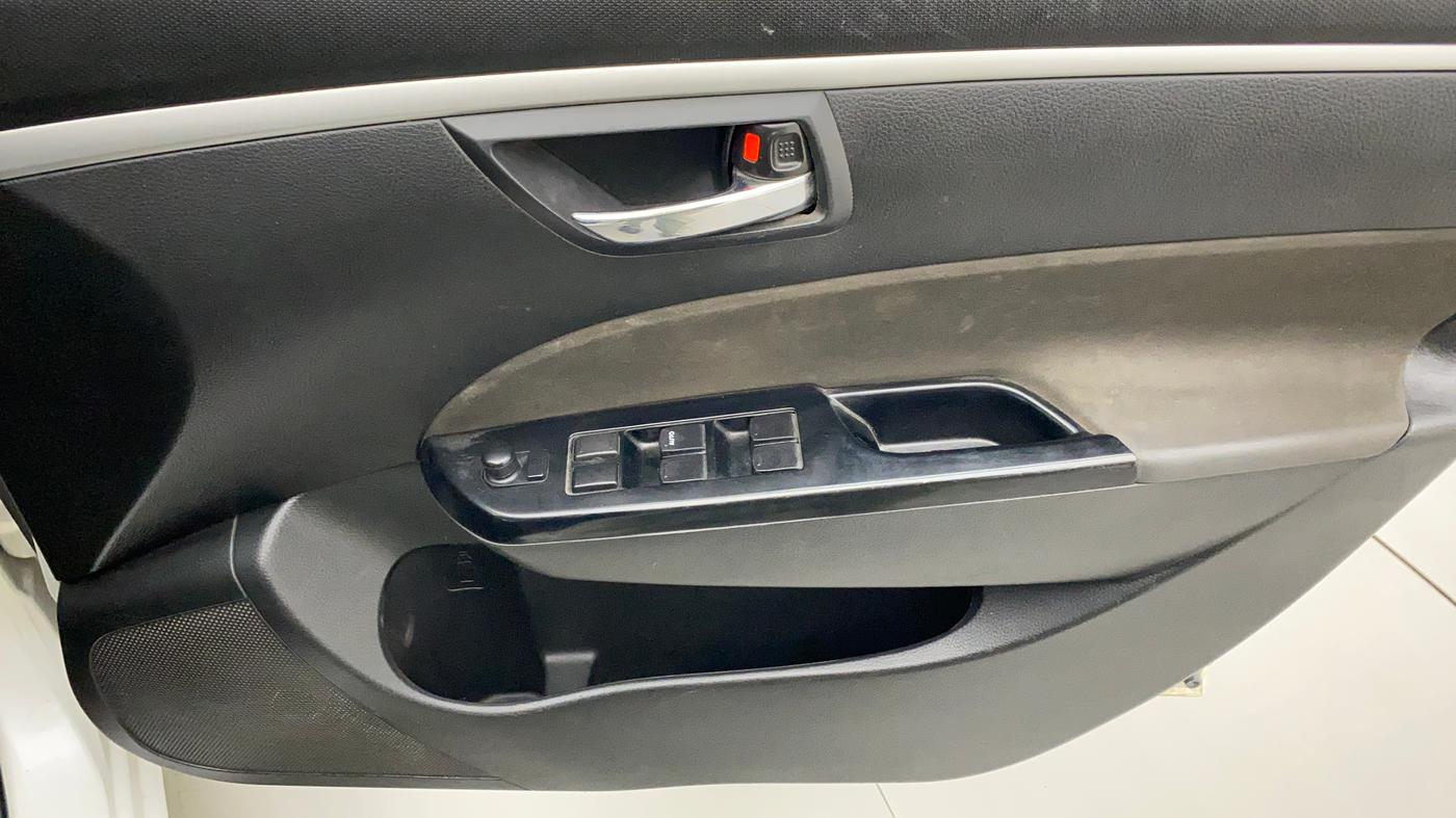 2016 Maruti Swift VXI, Petrol, Manual, 77,150 km, Driver Side Door Panels Control