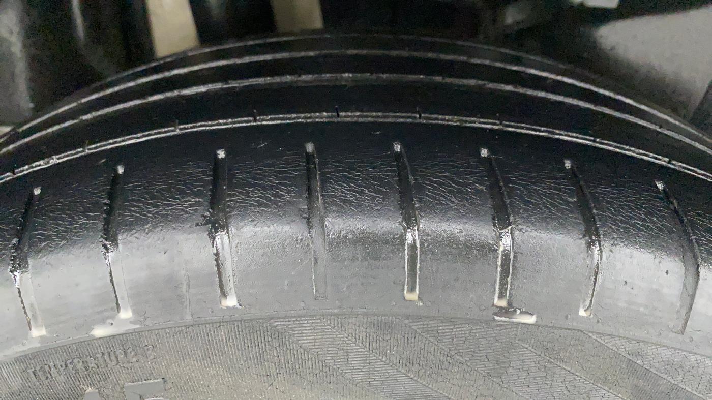 2018 Maruti Swift ZDI +, Diesel, Manual, 58,437 km, Right Rear Tyre Tread
