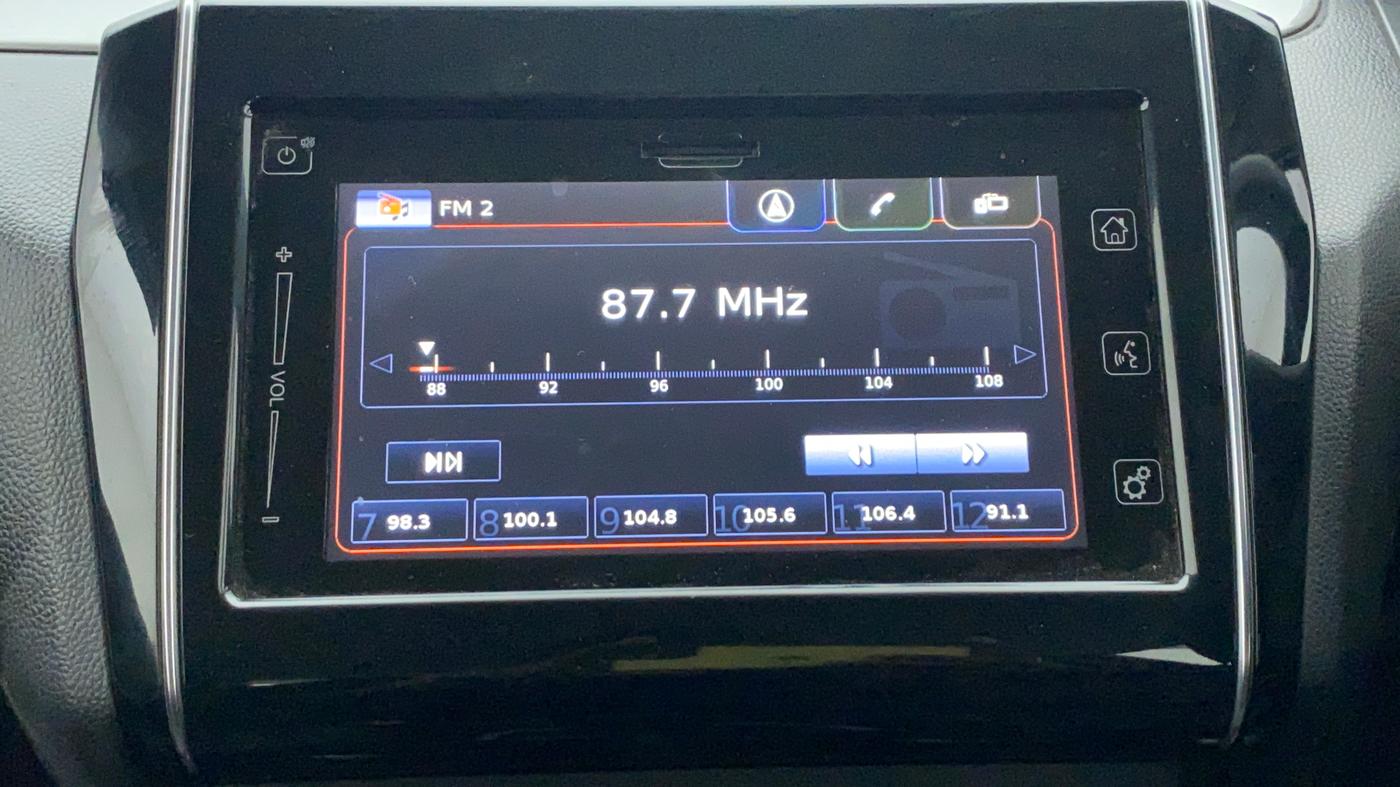 2018 Maruti Swift ZDI +, Diesel, Manual, 58,437 km, Infotainment System
