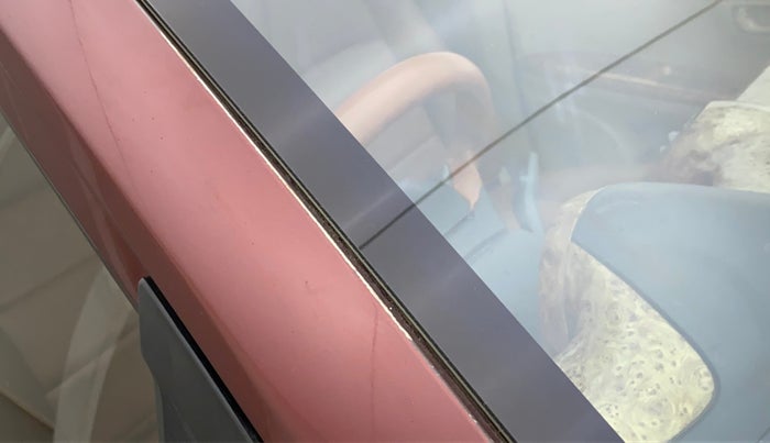 2014 Honda Amaze 1.2L I-VTEC S, Petrol, Manual, 79,963 km, Right A pillar - Paint is slightly faded