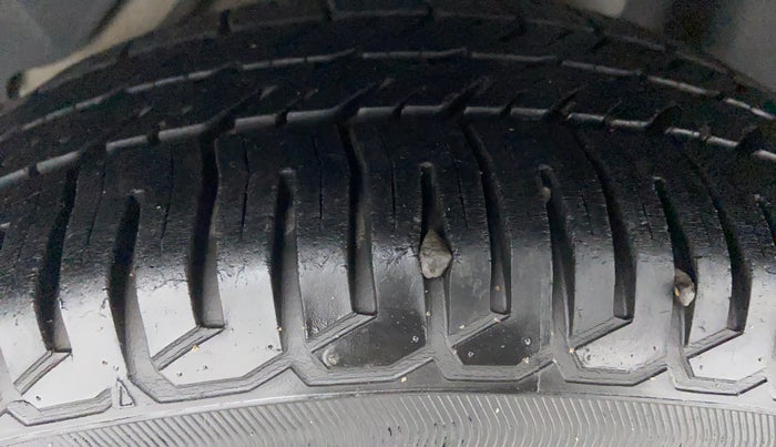 2016 Ford New Figo 1.2 TREND, Petrol, Manual, 20,012 km, Left Rear Tyre Tread