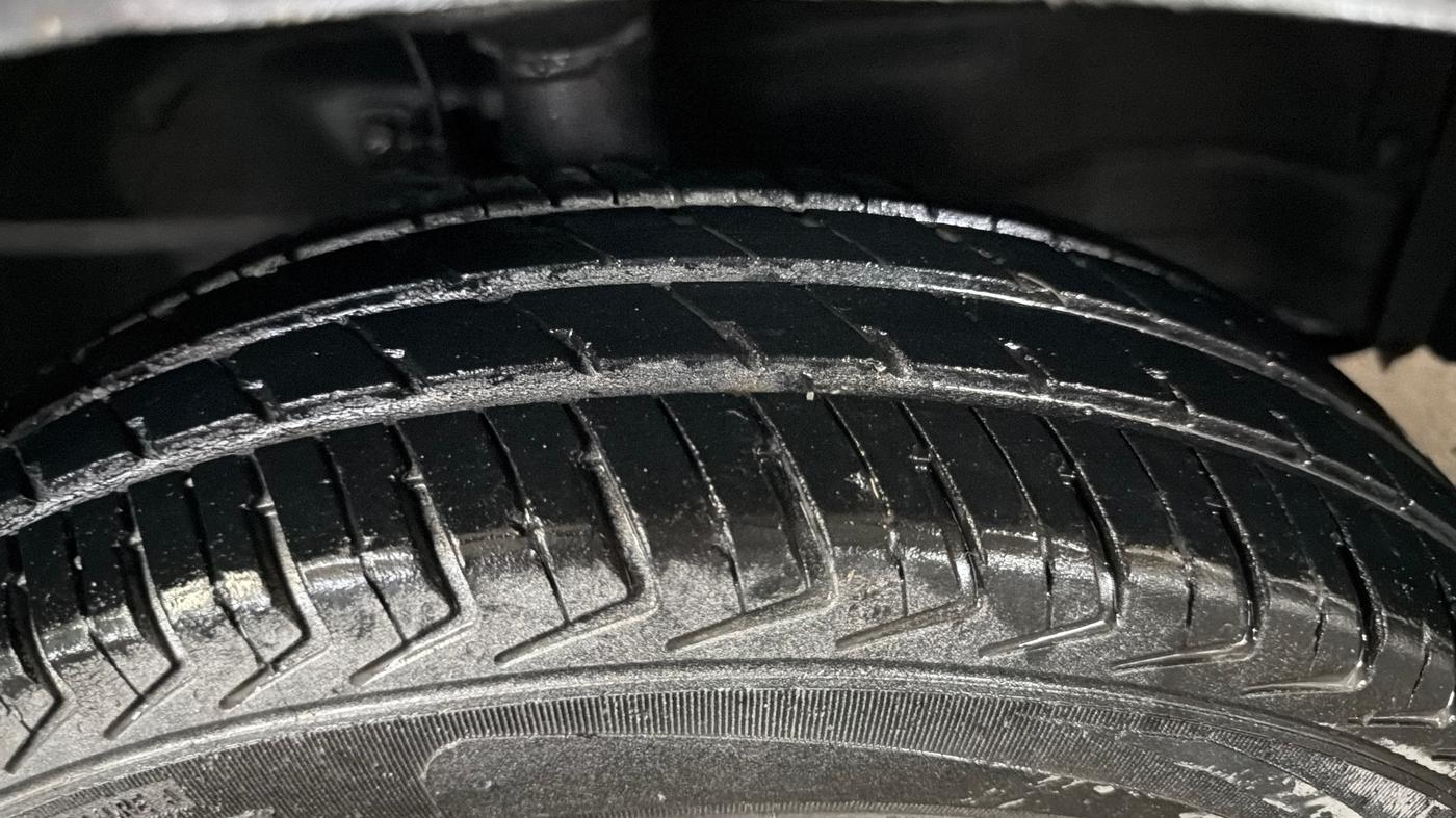 2015 Maruti Wagon R 1.0 LXI CNG, CNG, Manual, 71,004 km, Right Front Tyre Tread