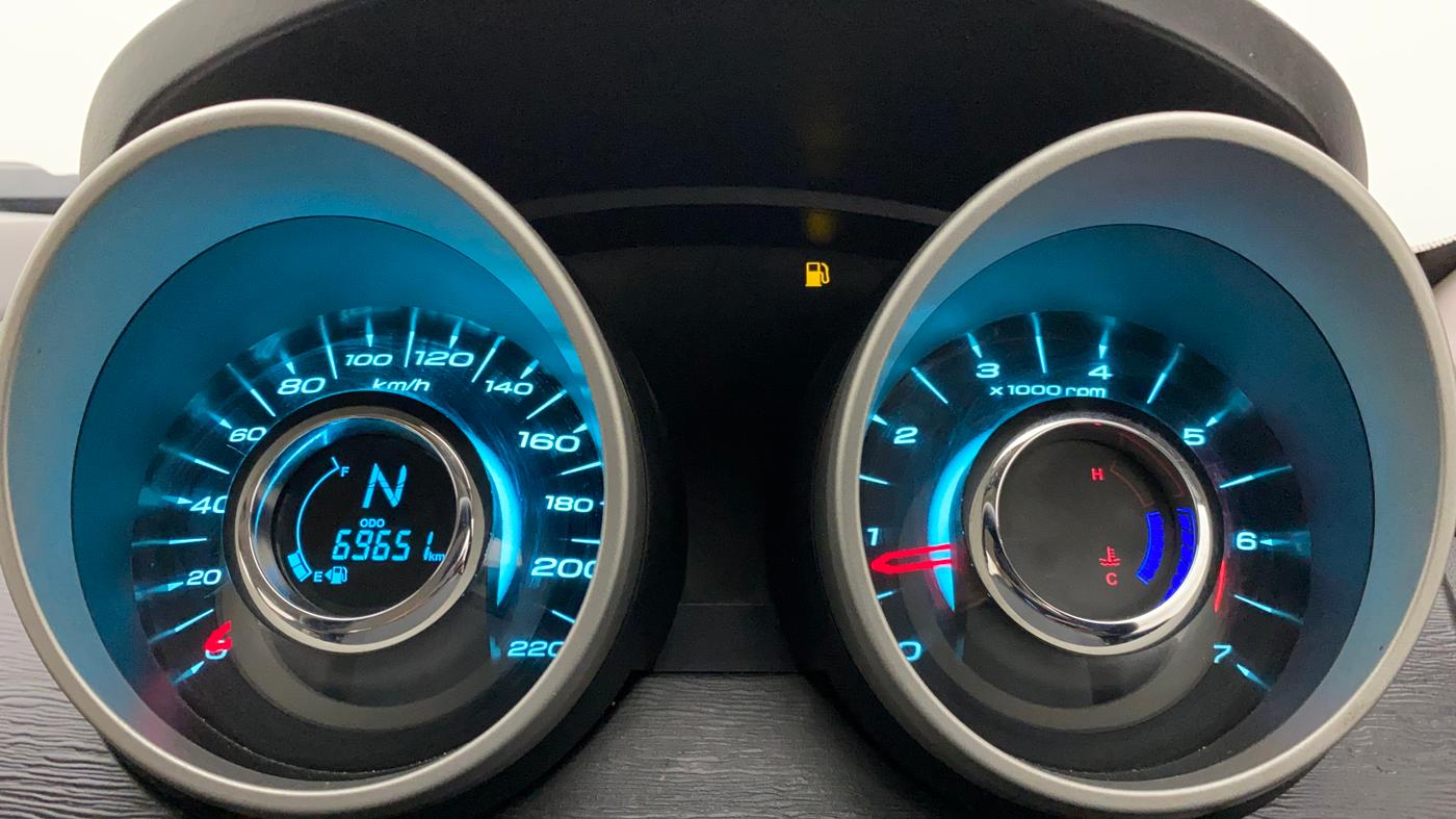 2017 Mahindra XUV500 W6, Diesel, Manual, 69,651 km, Odometer Image