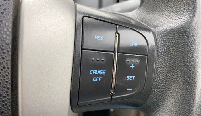 2017 Mahindra XUV500 W6, Diesel, Manual, 69,651 km, Adaptive Cruise Control