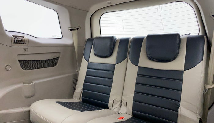 2017 Mahindra XUV500 W6, Diesel, Manual, 69,651 km, Third Seat Row ( optional )