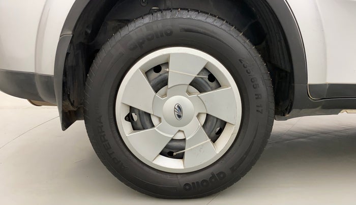2017 Mahindra XUV500 W6, Diesel, Manual, 69,651 km, Right Rear Wheel