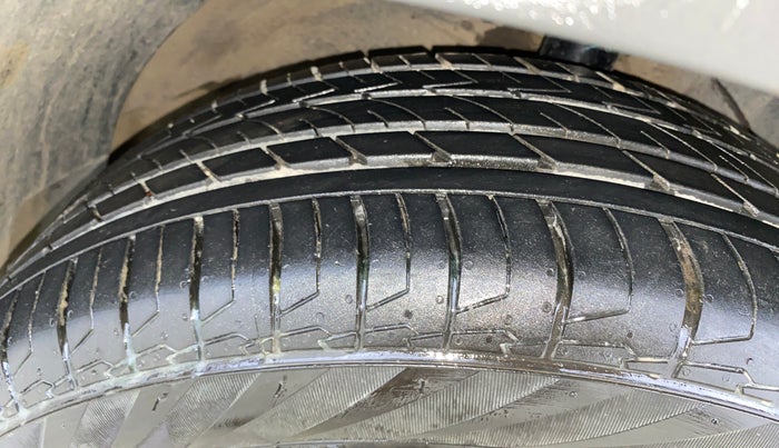 2020 MG HECTOR SHARP 1.5 DCT PETROL, Petrol, Automatic, 86,806 km, Right Front Tyre Tread