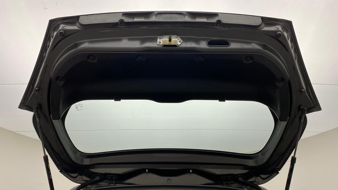 2015 Maruti Swift VXI, Petrol, Manual, 59,406 km, Boot Door Open