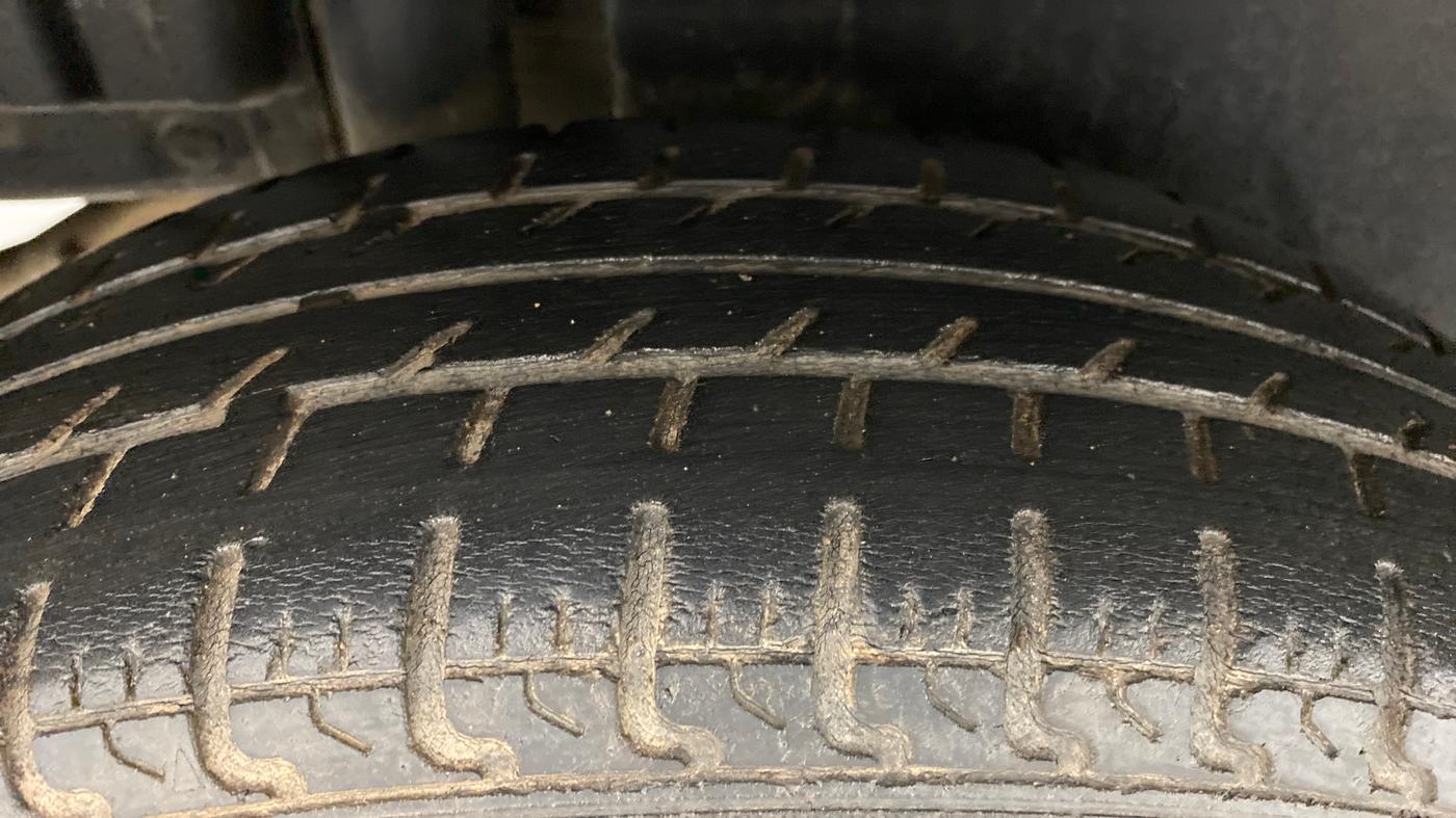 2015 Maruti Swift VXI, Petrol, Manual, 59,406 km, Right Rear Tyre Tread