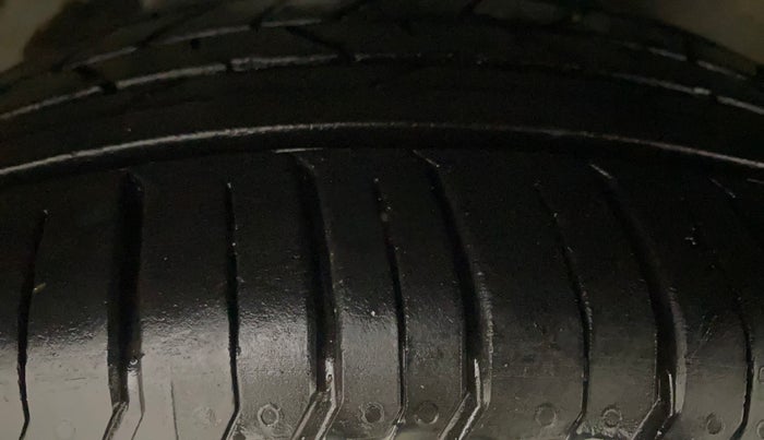 2015 Hyundai Verna FLUIDIC 4S 1.6 VTVT SX, Petrol, Manual, 51,899 km, Left Rear Tyre Tread
