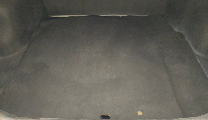 2015 Hyundai Verna FLUIDIC 4S 1.6 VTVT SX, Petrol, Manual, 51,899 km, Boot Inside