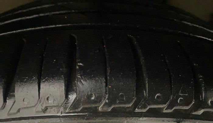 2015 Hyundai Verna FLUIDIC 4S 1.6 VTVT SX, Petrol, Manual, 51,899 km, Left Front Tyre Tread