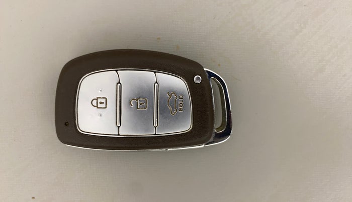 2015 Hyundai Verna FLUIDIC 4S 1.6 VTVT SX, Petrol, Manual, 51,899 km, Key Close Up