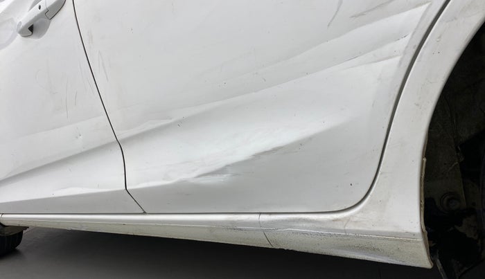 2019 Honda Amaze 1.2L I-VTEC V, CNG, Manual, 99,625 km, Left running board - Slightly dented