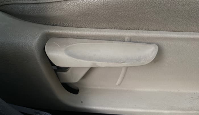 2015 Volkswagen Vento HIGHLINE DIESEL 1.5, Diesel, Manual, 1,09,637 km, Driver Side Adjustment Panel