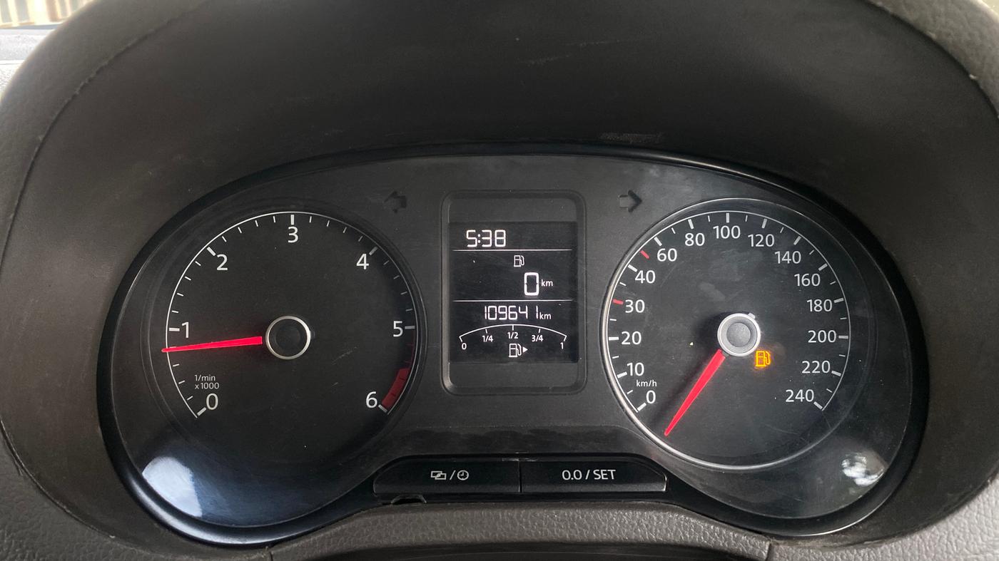 2015 Volkswagen Vento HIGHLINE DIESEL 1.5, Diesel, Manual, 1,09,637 km, Odometer Image