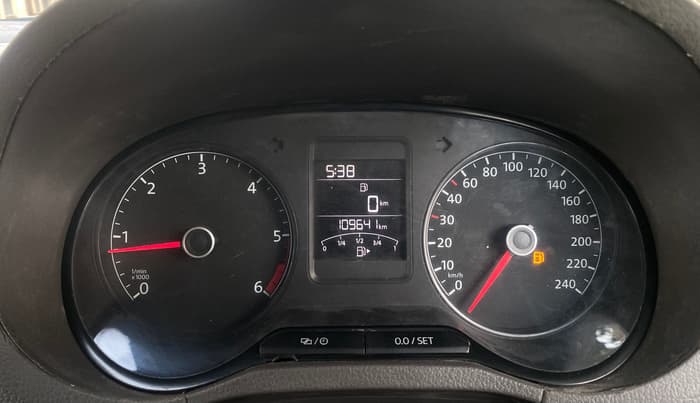 2015 Volkswagen Vento HIGHLINE DIESEL 1.5, Diesel, Manual, 1,09,637 km, Odometer Image