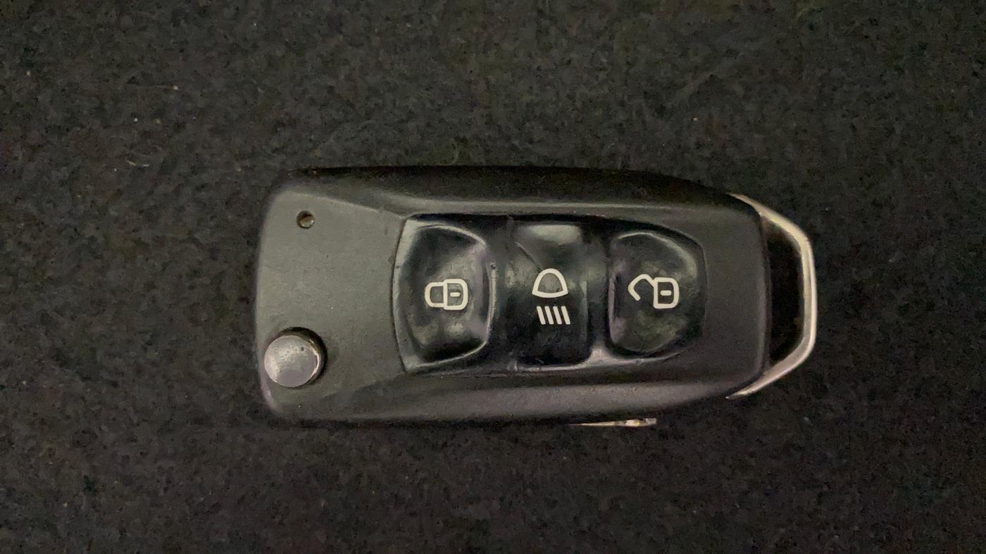 2016 Tata Tiago XZ PETROL, Petrol, Manual, 66,808 km, Key Close Up