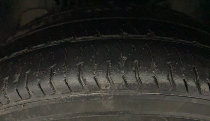 2016 Tata Tiago XZ PETROL, Petrol, Manual, 66,808 km, Left Front Tyre Tread