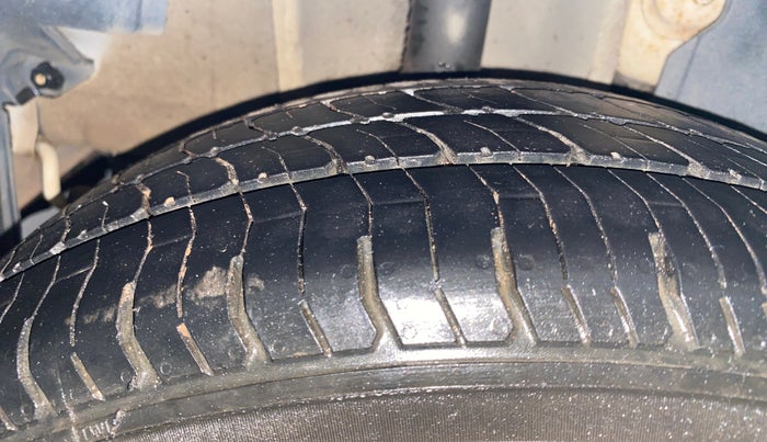 2016 Tata Tiago XZ PETROL, Petrol, Manual, 66,808 km, Right Rear Tyre Tread
