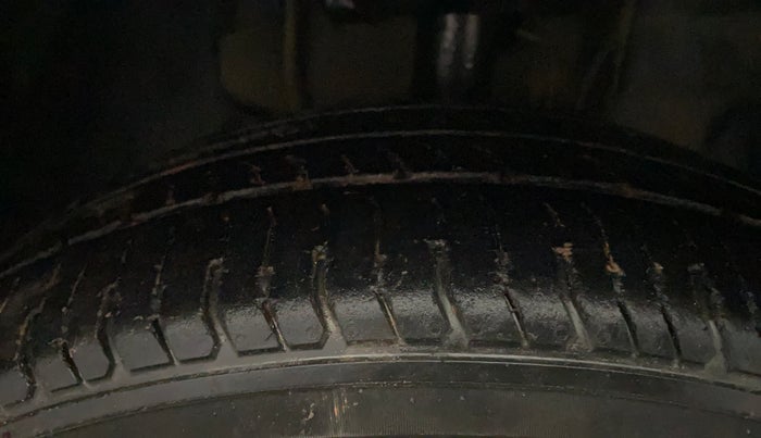 2016 Tata Tiago XZ PETROL, Petrol, Manual, 66,808 km, Right Front Tyre Tread