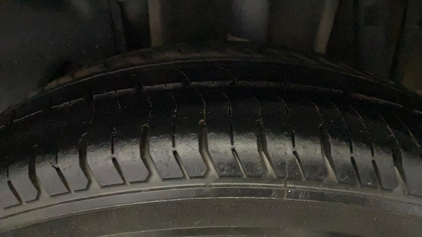 2016 Tata Tiago XZ PETROL, Petrol, Manual, 66,808 km, Left Rear Tyre Tread