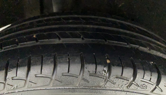2019 Maruti Baleno DELTA PETROL 1.2, Petrol, Manual, 33,410 km, Right Rear Tyre Tread