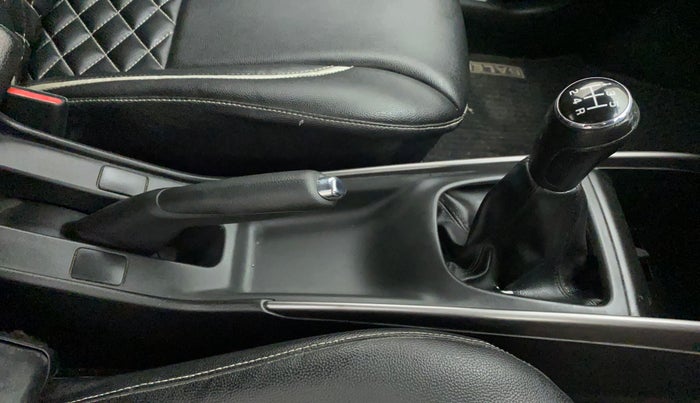 2019 Maruti Baleno DELTA PETROL 1.2, Petrol, Manual, 33,410 km, Gear Lever