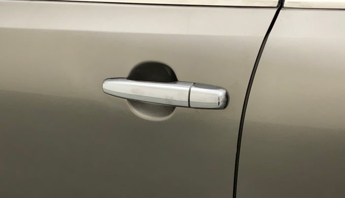 2019 Maruti Baleno DELTA PETROL 1.2, Petrol, Manual, 33,410 km, Front passenger door - Chrome on handle has slight discoularation