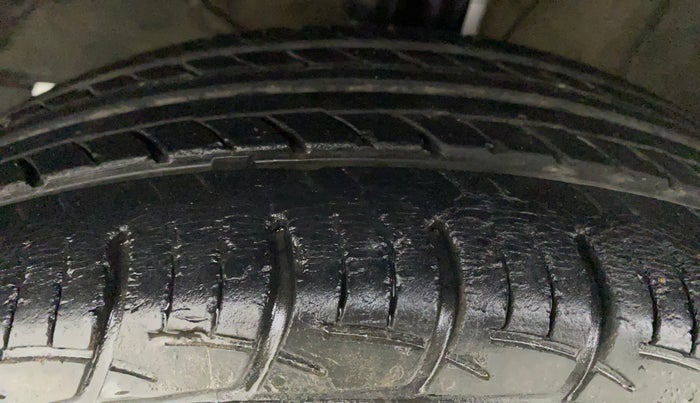 2019 Maruti Baleno DELTA PETROL 1.2, Petrol, Manual, 33,410 km, Left Front Tyre Tread
