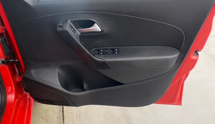 2018 Volkswagen Polo HIGHLINE PLUS 1.5 16 ALLOY, Diesel, Manual, 1,46,052 km, Driver Side Door Panels Control