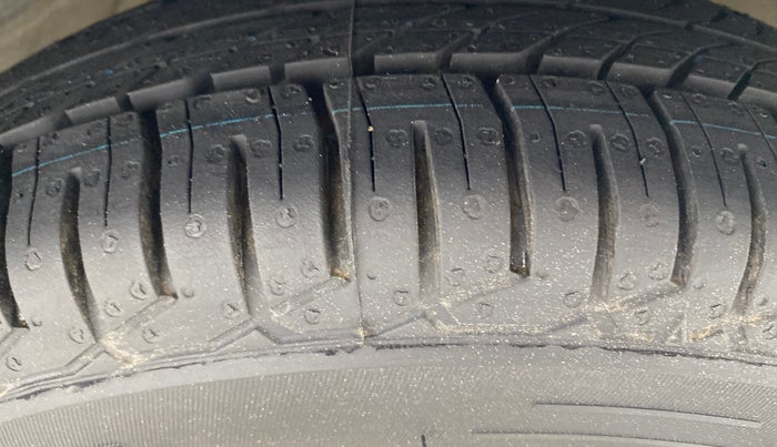 2014 Hyundai i10 MAGNA 1.1, Petrol, Manual, 89,448 km, Right Front Tyre Tread