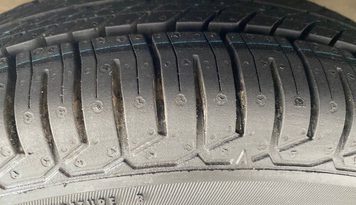 2014 Hyundai i10 MAGNA 1.1, Petrol, Manual, 89,448 km, Left Front Tyre Tread