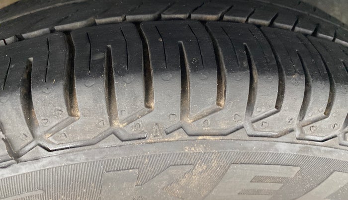 2014 Hyundai i10 MAGNA 1.1, Petrol, Manual, 89,448 km, Right Rear Tyre Tread