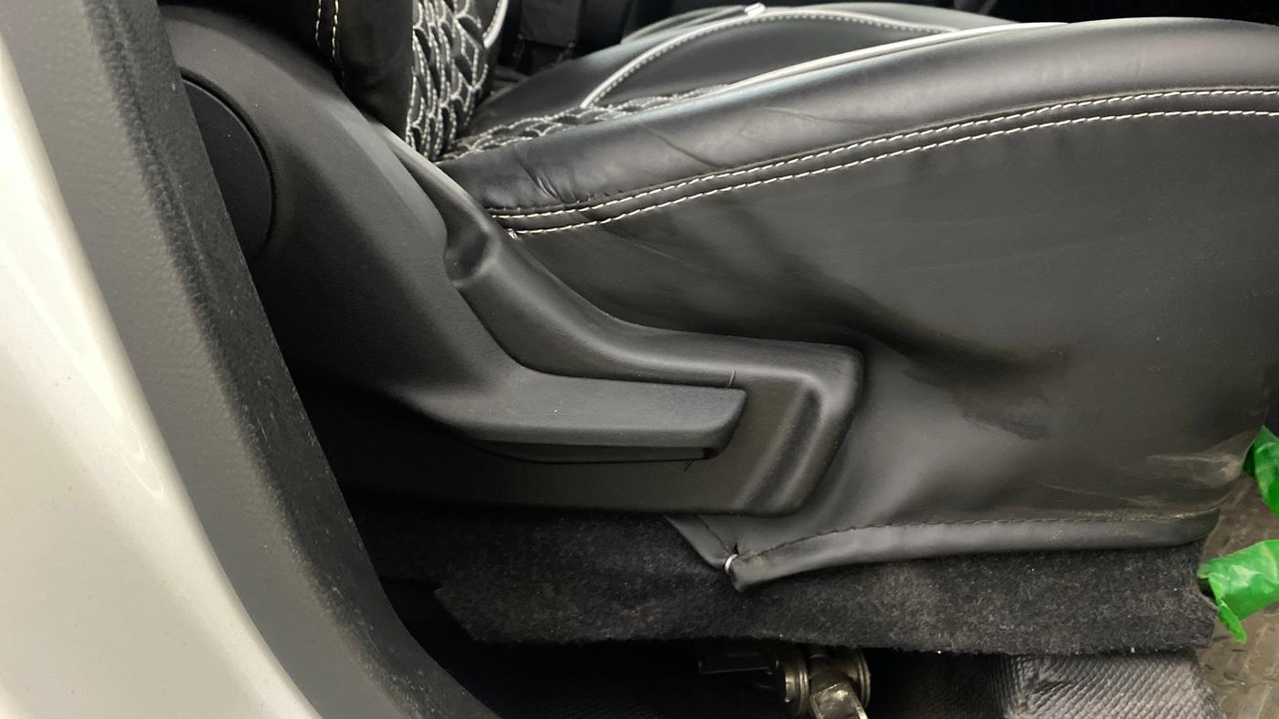 2023 Maruti Celerio VXI CNG, CNG, Manual, 32,973 km, Driver Side Adjustment Panel