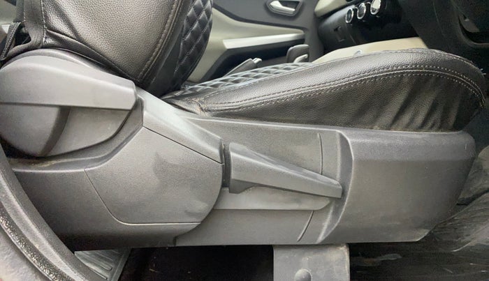 2022 Nissan MAGNITE XV TURBO CVT, Petrol, Automatic, 11,250 km, Driver Side Adjustment Panel