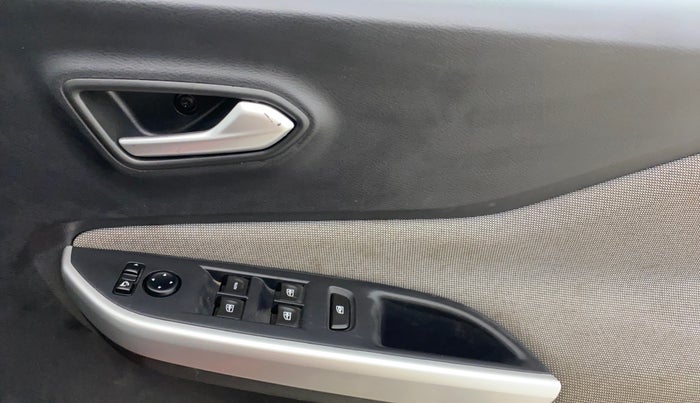 2022 Nissan MAGNITE XV TURBO CVT, Petrol, Automatic, 11,250 km, Driver Side Door Panels Control