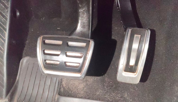 2020 Skoda Karoq STYLE 1.5 TSI AT, Petrol, Automatic, 92,444 km, Pedals