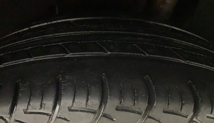 2016 Maruti Baleno DELTA PETROL 1.2, Petrol, Manual, 46,313 km, Left Rear Tyre Tread