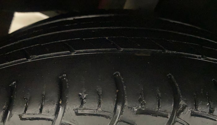 2016 Maruti Baleno DELTA PETROL 1.2, Petrol, Manual, 46,313 km, Right Rear Tyre Tread