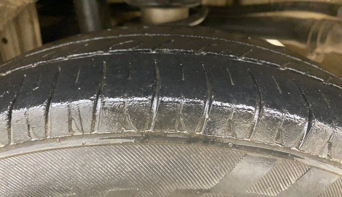 2016 Maruti Alto 800 LXI, Petrol, Manual, 78,234 km, Left Rear Tyre Tread